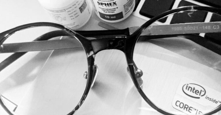 rumors and facts about the eyes with glasses on the laptop